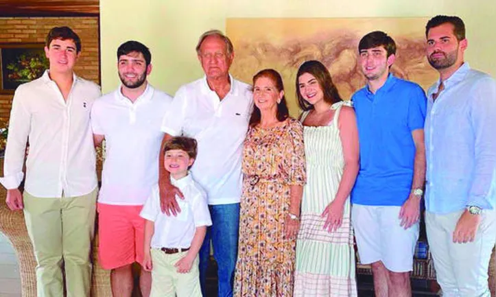 E JANE+MANO GOMES DE BARROS chegaram às Bodas de Ouro - ilhados pelos netos