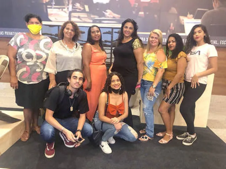 JUDITE VILELA entre os voluntários do Vergel que participaram do projeto