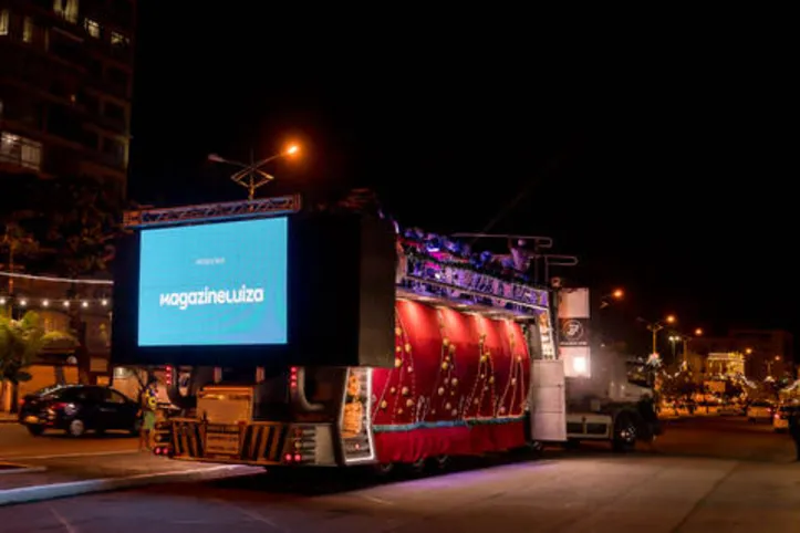 Evento ocorre de forma itinerante e leva música para as ruas da Av. da Paz