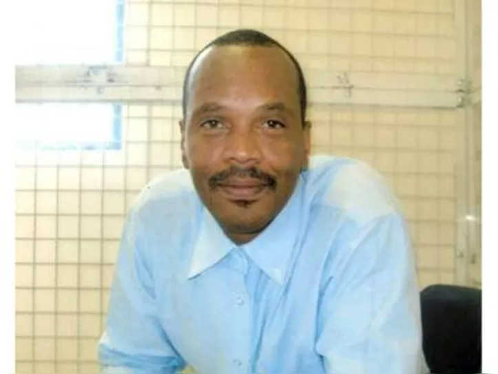 Ele foi condenado por participação na morte de um guarda da prisão, em 1985
