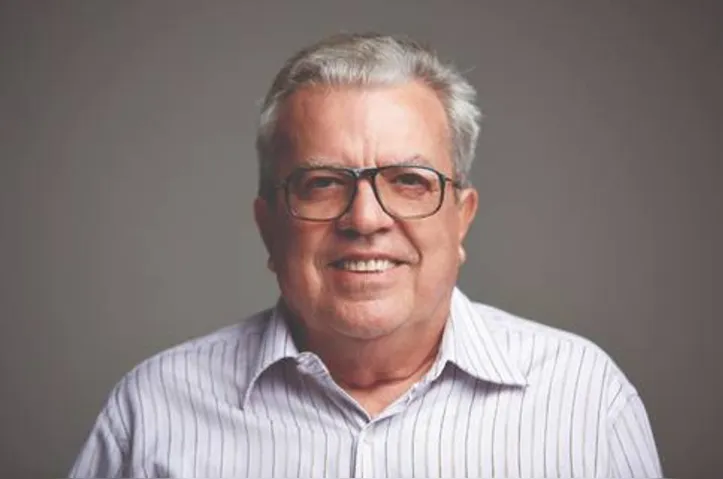 NELSON CARNEIRO LOPES, publicitário e sócio da Chama Publicidade, uma das maiores referência na área da propaganda em Alagoas, recebe os cumprimentos neste dia 6 de março pela passagem de mais um aniversário