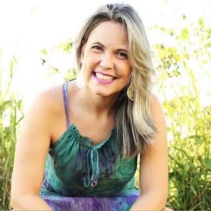 ÁGUIDA FEITOSA, coordenadora de Marketing do Cesmac, comemora o sucesso da campanha do vestibular Cesmac on-line