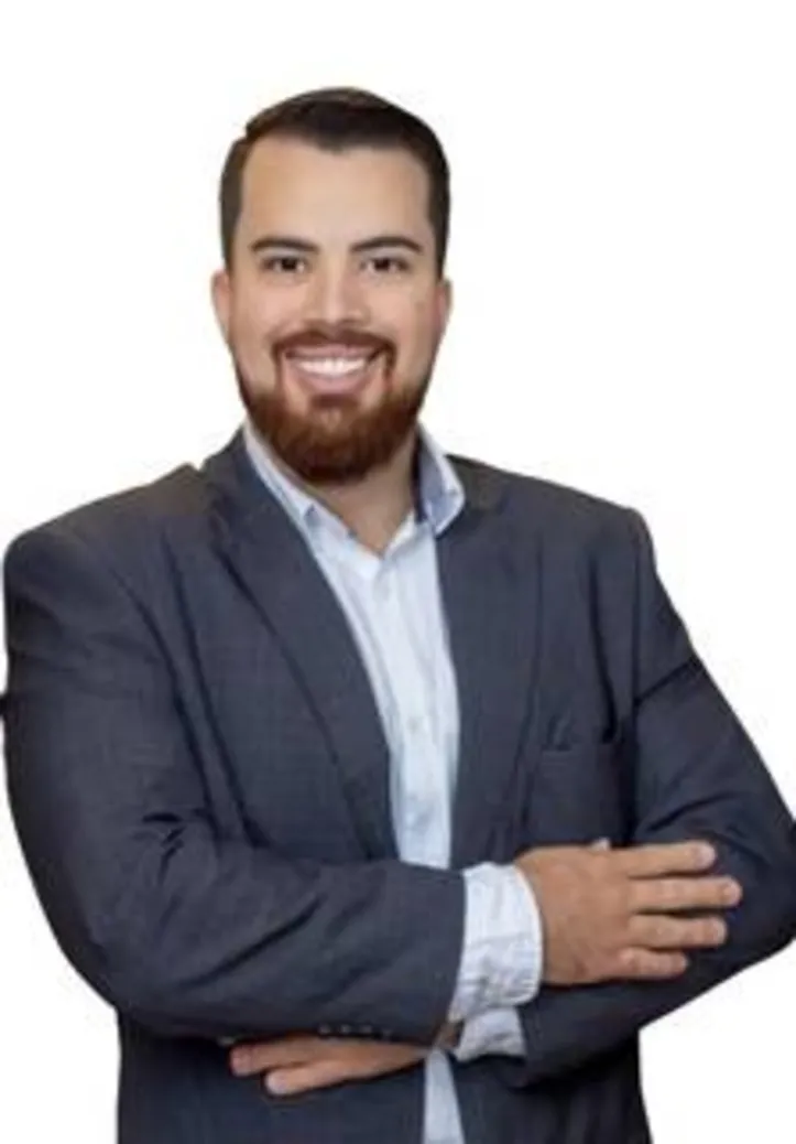 KAYO FERNANDEZ SOBREIRA, advogado com pós-graduação em Direito Processual Civil e capacitado em Implementação da Lei Geral de Proteção de Dados Pessoais, conduzirá a live que o Sinduscon-AL realiza nesta quarta-feira com a participação do juiz Federal do Trabalho Marlos Melek e do empreendedor Dario Paixão

