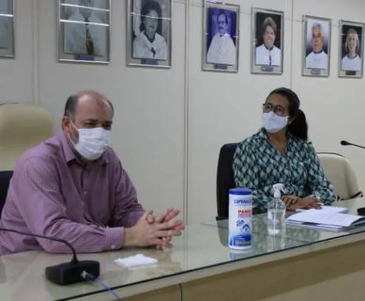 ROSA TENÓRIO, presidente do Crea-AL, esteve reunida com o reitor da ufal, JOSEALDO TONHOLO, tratando sobre assuntos que aproximem o corpo acadêmico com a entidade profissional

