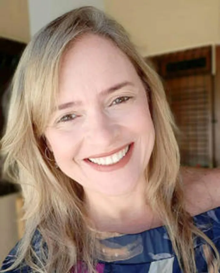 ORANGE A psicóloga da Proex e coordenadora do serviço de Oncologia do Hospital Veredas Roberta Fernandes Marinho (foto) armou talk com dicas de saúde para conscientizar sobre o combate à leucemia e a doação de medula óssea, tema da campanha Fevereiro Laranja.  A iniciativa da Uncisal, tem aval do Núcleo de Eventos e Qualidade de Vida no Trabalho