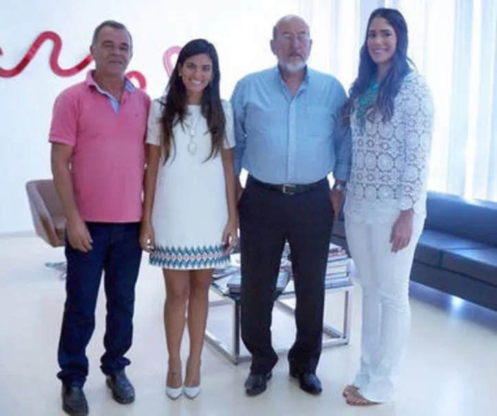 CHICO ACIOLI+JOSÉ CARLOS LYRA - na foto com as filiadas do Sindivest, Mariah Dória e Lúcia Bastos - inauguram hoje a unidade de capacitação do vestuário Vera Cruz, em São Miguel dos Campos.  Com o apoio do SEBRAE também dão start ao SEDECTI - e reativação da Sala do Empreendedor