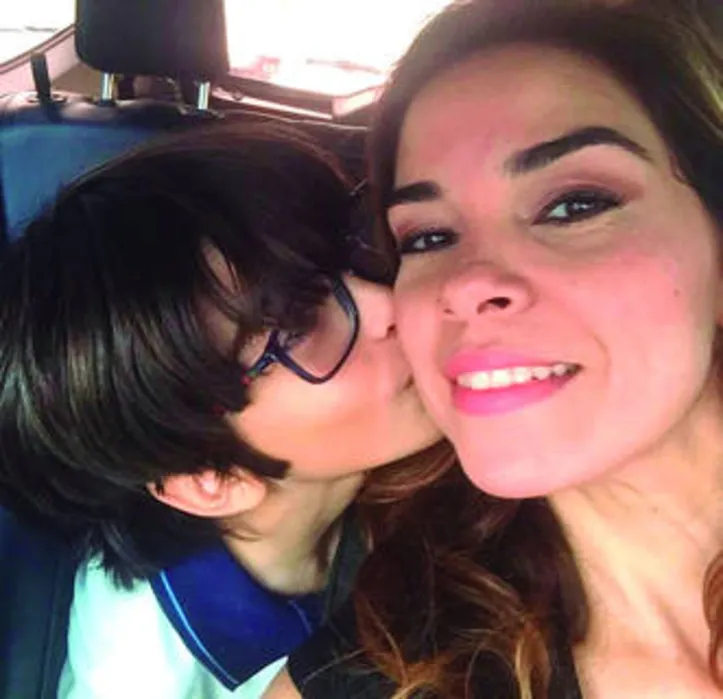 Com direito a beijo de mommy VIVI FERREIRA, VINI MARX chega aos 12 anos de vida no domingo