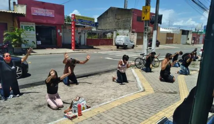 Ato pede a reversão dos quadros de saúde, força e proteção aos profissionais