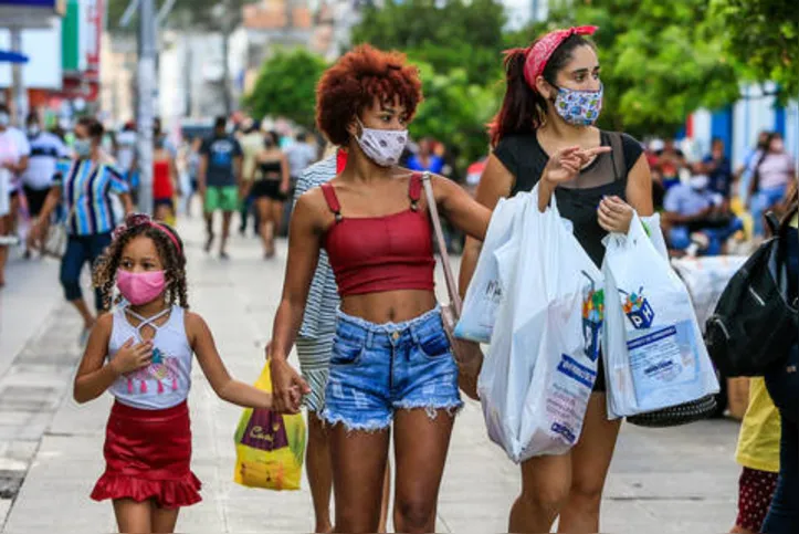 Uso de máscara é obrigatório, mas ainda sem punições