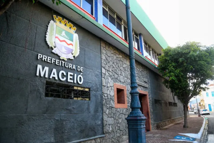 Só a folha dos servidores da ativa da Prefeitura de Maceió abocanha R$ 90 milhões/mês