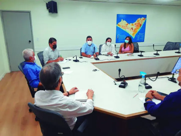 Reunião discutiu como Sebrae pode contribuir na execução das ações propostas pelo prefeito João Victor Calheiros