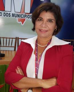 ZÉLIA CAVALCANTI, uma das mais experientes jornalistas de Alagoas, com trabalho reconhecido à frente da Comunicação da AMA, vem recebendo elogios também pela atuação como secretária de Turismo de Porto de Pedras