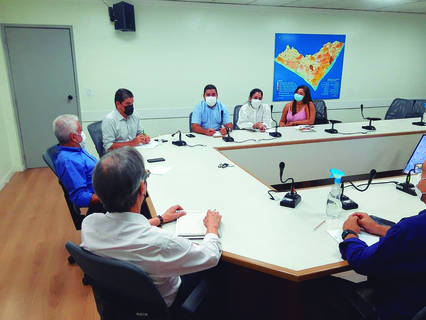 Reunião discutiu como Sebrae pode contribuir na execução das ações propostas pelo prefeito João Victor Calheiros