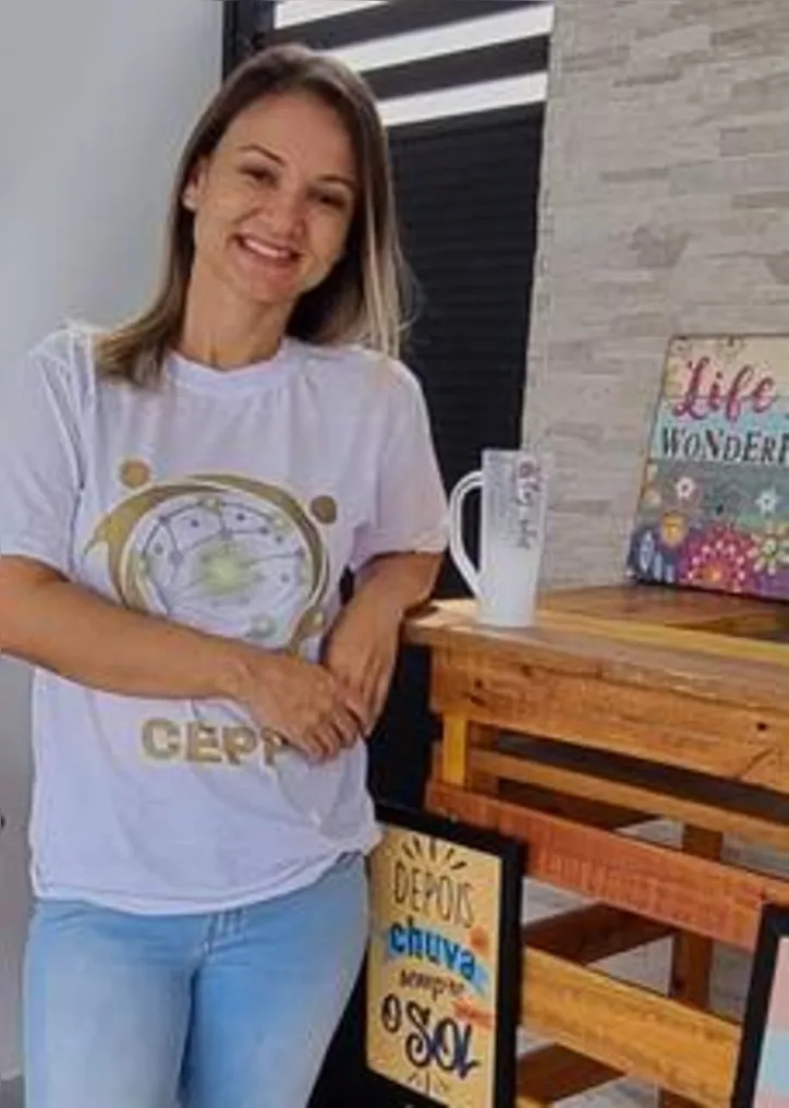 SIMONE PARÍSIO, idealizadora do projeto social CEPP Conectados, que surgiu para fazer conexão entre as pessoas e o mundo através da união e empatia

