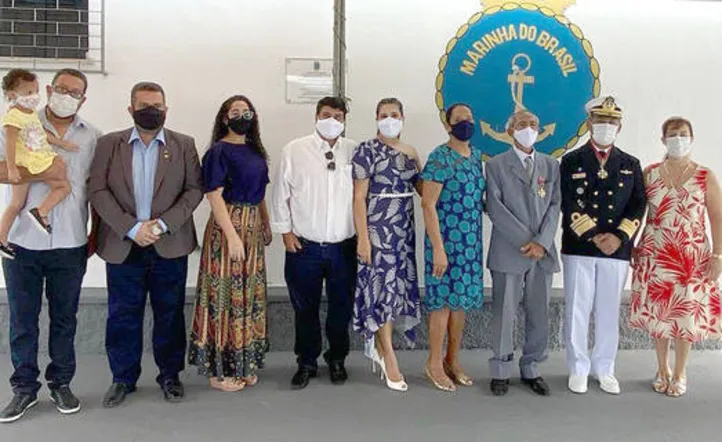 Prestigiado pela família, OLÍMPIO VASCO se tornou o primeiro penedense a receber - das mãos do almirante - a Comenda Ordem do Mérito Naval