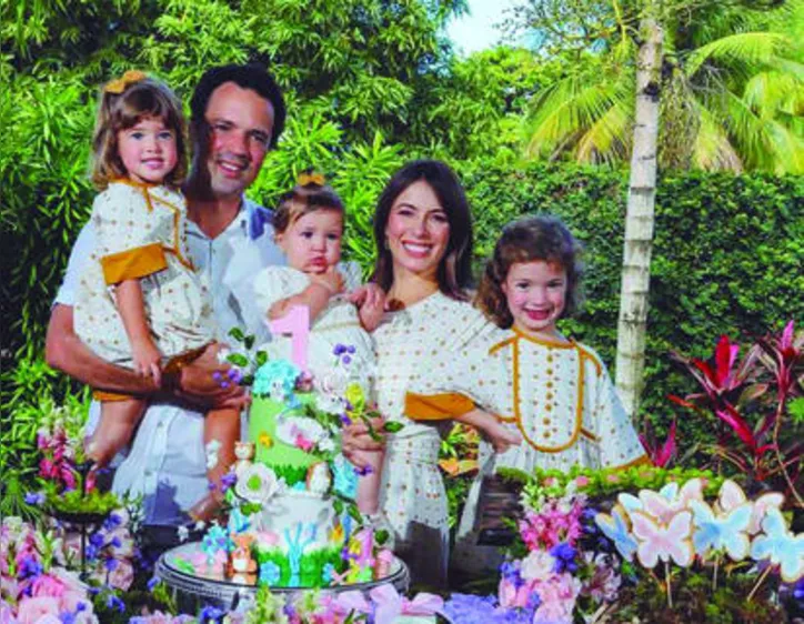 RAFAELA MALTA PIATTI reuniu a família em torno do batizado - e primeiro aninho - da sweet MARIA