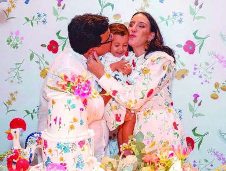 Com o husband na moldura, NATHALIA AMARAL caprichou no luxo personalizado para comemorar os 02 aninhos de sua CELINA