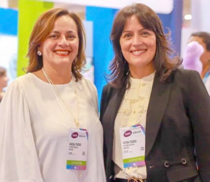 Almas gêmeas nos projetos de vida, las hermanas FÁTIMA+VANESSA TENÓRIO brindam aniversário juntinhas