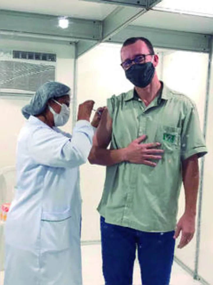 Harrison David, técnico de segurança do trabalho, destaca importância da vacinação para os profissionais
