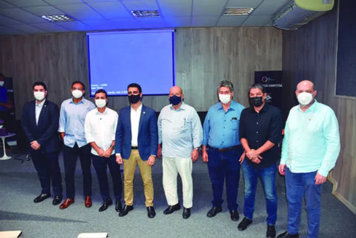 Prefeito JHC também participou da apresentação na sede do Sinduscon ao lado de dirigentes de entidades