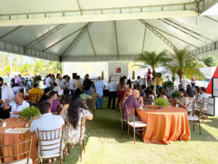 Lançamento foi realizado no último sábado e reuniu clientes e convidados