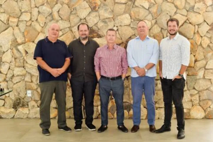 MIGUEL ÂNGELO CARVALHO, EDUARDO CARVALHO, LEOPOLDO FRAGOSO, ELOI HILGERTe ANDRÉ HILGERT, sócios do Ecomemorial, o primeiro cemitério vertical do estado, localizado à margem da pista na Rodovia Dr. Ib Gatto Marinho Falcão, na AL 101 Sul