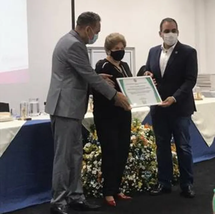 ANA DAYSE DOREA, professora aposentada e reitora honorária da Universidade Federal de Alagoas, recebeu o título de Membro Honorário da União dos Dirigentes Municipais da Educação de Alagoas (Undime/AL). A cerimônia de posse aconteceu no último dia 9, na cidade do Pilar