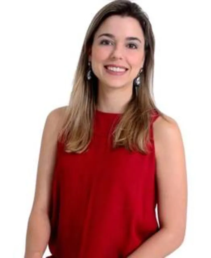 JÚLIA NOLASCO, diretora Executiva da Diagnose, recebe os parabéns pela passagem do seu aniversário, comemorado na última terça (20/07), e pelo trabalho que desenvolve na clínica referência no estado