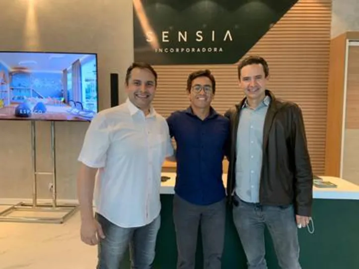 O Diretor Comercial da Gazeta, FERNANDO JAMES, com ALESSANDRO ALMEIDA, diretor Comercial da MRV, e o diretor de novos negócios da MRV&CO, RODRIGO RESENDE, durante lançamento do primeiro empreendimento da Sensia Incorporadora em Maceió