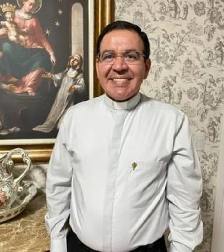 CÔNEGO JOÃO JOSÉ DE SANTANA NETO, da Igreja de Santa Catarina Labouré, do Aldebaran, aniversariante desta quinta-feira, 29 de julho, recebe as felicitações pela data natalícia