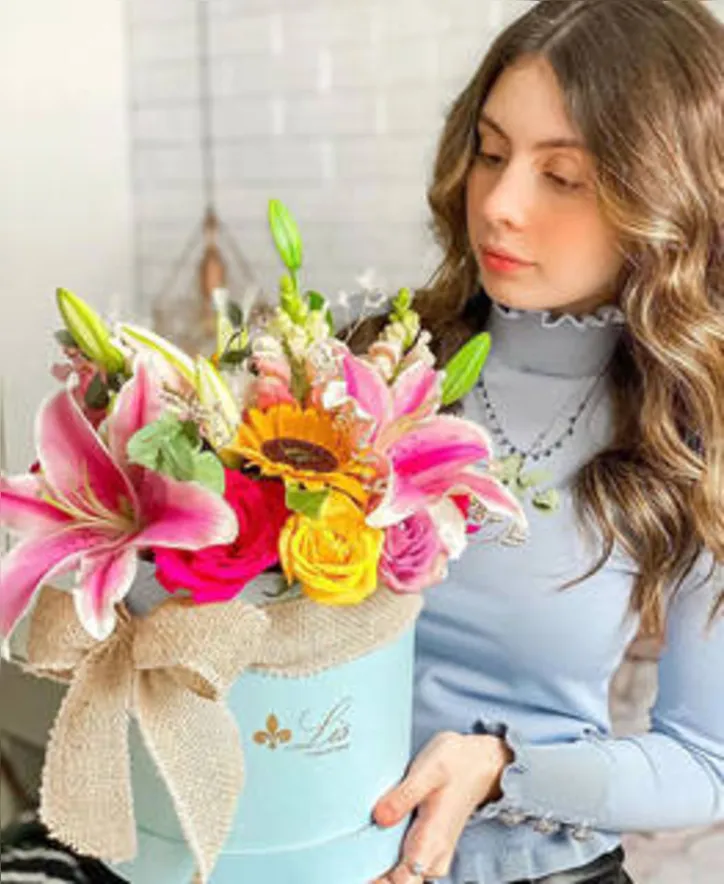 Já a sweet LOLLI GAIA ganhou flores de mommy Carol pelos seus 16 anos