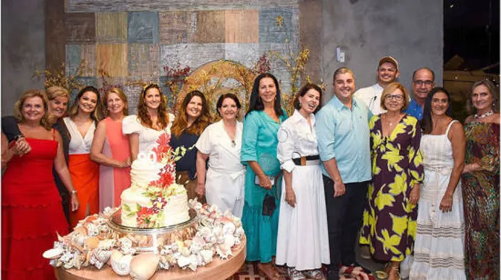 Família Rocha reunida para celebrar a vida de Yêda