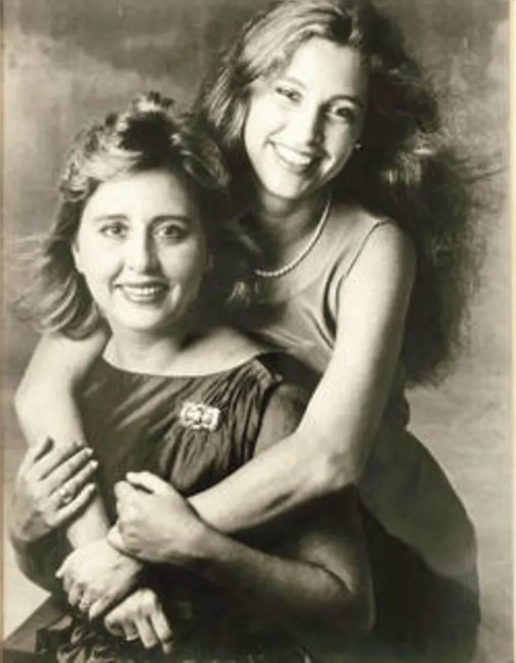 E a gente abre a sessão #TBT - às quintas - com essa belíssima foto de MARITA+EVA AMARAL, remetendo ao b-day in memorian da primeira