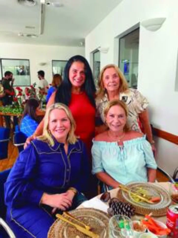 Em tarde de almoço only for women regado a jewelry, MARIZA PACHECO divide a cena com Geneildes, Valnia e Ana Cristina