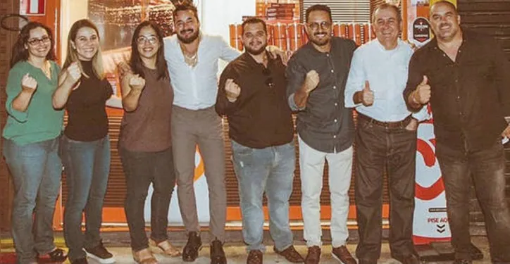 Sucesso na área de fast food, as empreendedoras JACY MENDES, ALINE GOES e MILA BRITO, da Churris, com LEONARDO+LEANDRO CASTELO, LUIZ GUZMAN, RILDO PINHEIRO e MIGUEL TEIXEIRA na moldura - recebendo visita dos boss da aceleradora de franquias 300 Franchising