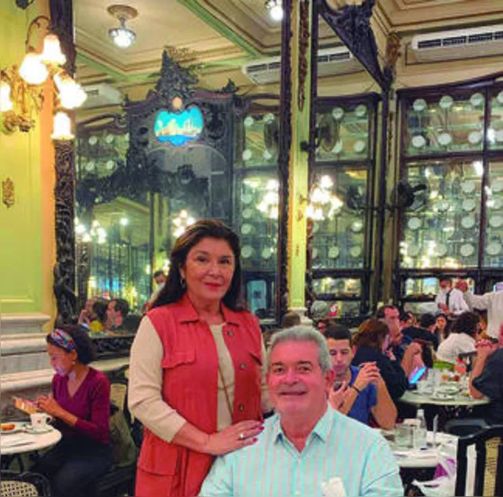 CERES+ÁLVARO VASCONCELOS matando a saudade da icônica Confeitaria Colombo - em recente passagem pelo Rio