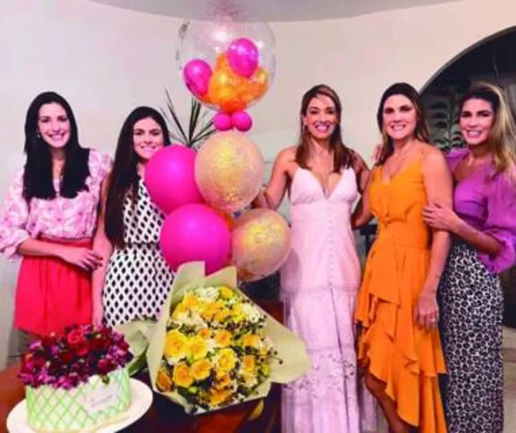 Em fase de superação, LAVYNE NOGUEIRA brindou idade nova recebendo força e carinho extra da família