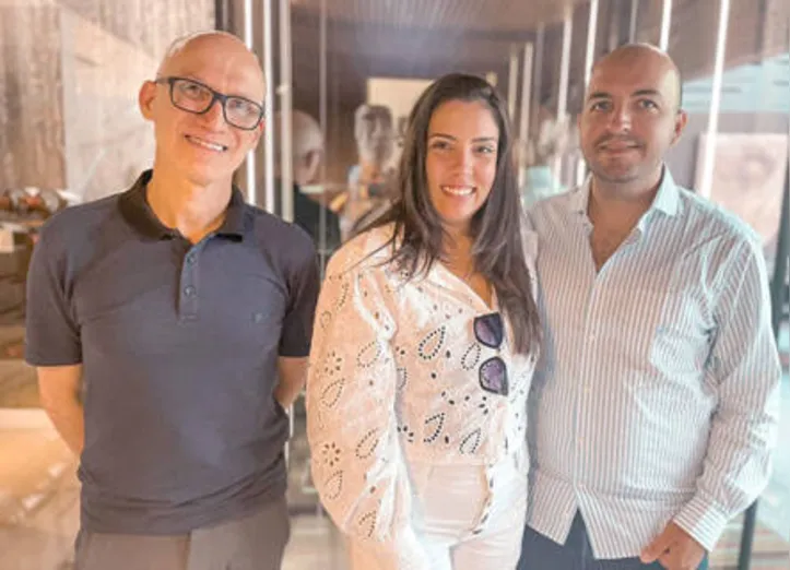 O arquiteto PAULO CARDOSO comandou o tour pelo showroom da SCA Jardim Europa