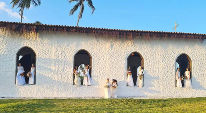 Com a capela do Marceneiro como cenário, MONICA CASADO comandou o bucólico photoshooting Noivas em Milagres by Fios