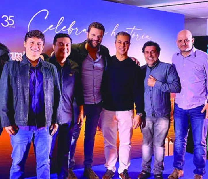 Com Paulo Nonaka, Matheus Mason, Paulo Solmucci e Max Fonseca na moldura, EUTÍMIO BRANDÃO celebrou os 35 anos da Abrasel, no último weekend - no Rio