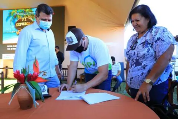 Com a assinatura do programa serão beneficiadas 200 famílias de agricultores em 26 comunidades rurais