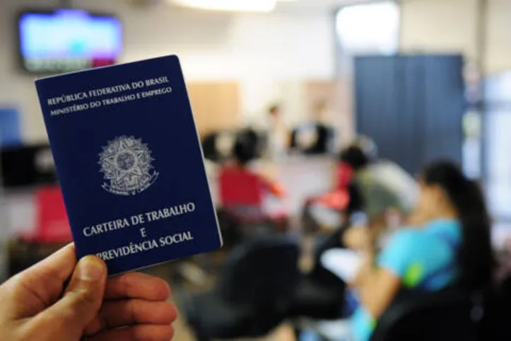 Imagem ilustrativa da imagem SETOR DE SERVIÇOS ACUMULA 6.177 VAGAS DE EMPREGO EM ALAGOAS