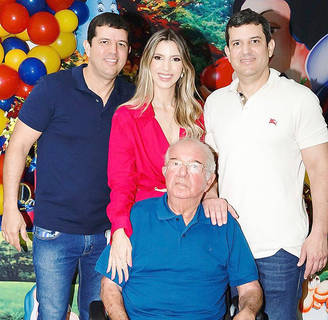 ALBERTO OITICICA comemora nova chance da vida ao lado dos filhos