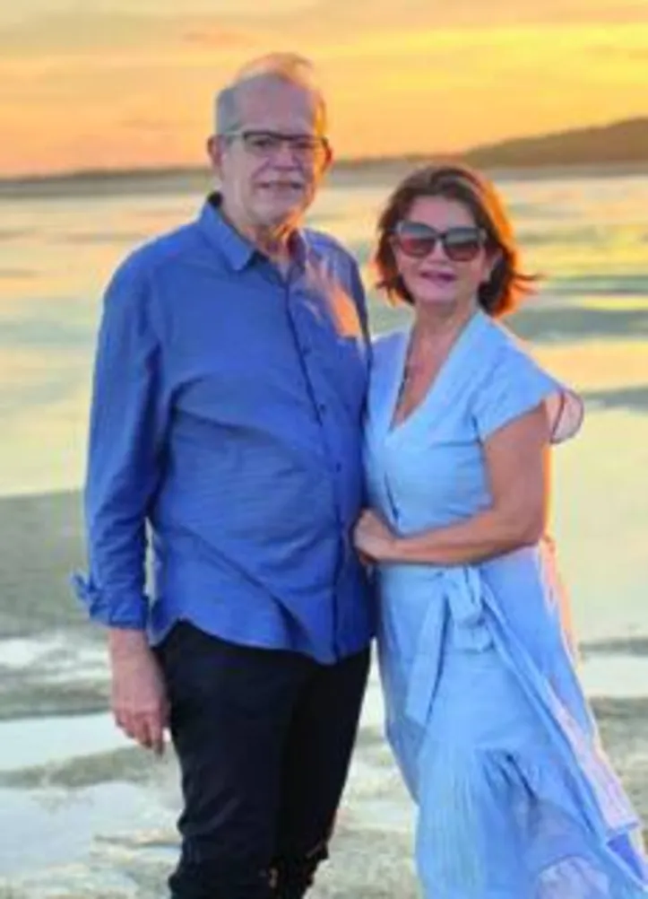 Casal afinado, FERNANDO DUARTE+ROSA GAIA em momento relax na praia antes de receber o ano novo