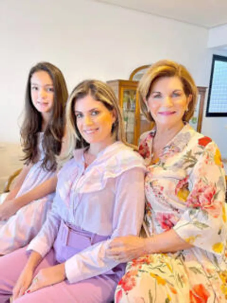 O domingo de mommy’s day foi pra lá de especial para a alergista ROSA GAIA - na companhia da filha, Fernanda, e da neta, Vicky