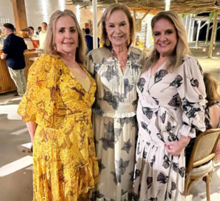 Dividindo elegância num recente wedding que lotou o Espaço Tuá de bacanas, as amigas DIONE CORREIA+MARIZA PACHECO+RITA TENÓRIO