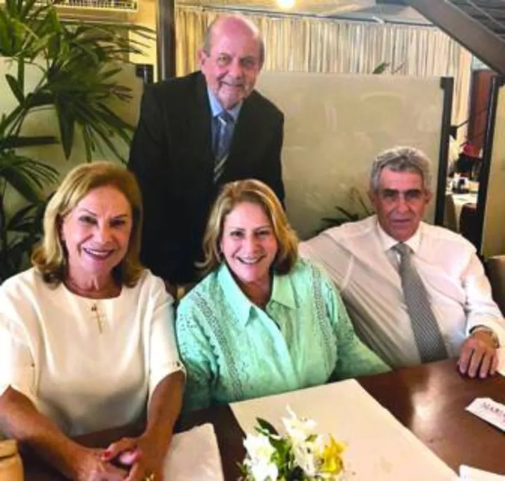 LULA RESENDE e MARIZA PACHECO na posse do neo Desembargador ORLANDO ROCHA - ao lado de sua wife, RUTE