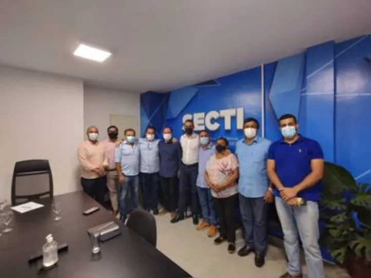Em reunião com representantes do governo, dirigentes da Unicafes reforçam importância da ação para o segmento da agricultura