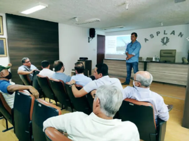 Palestra reuniu fornecedores na sede da Asplana para conhecer os benefícios do modelo de plantio