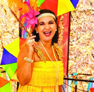 Mesmo sem armar seu pré carnaval particular de anos anteriores, VIVIANE CALADO promete ser a aniversariante mais festejada desse domingo
